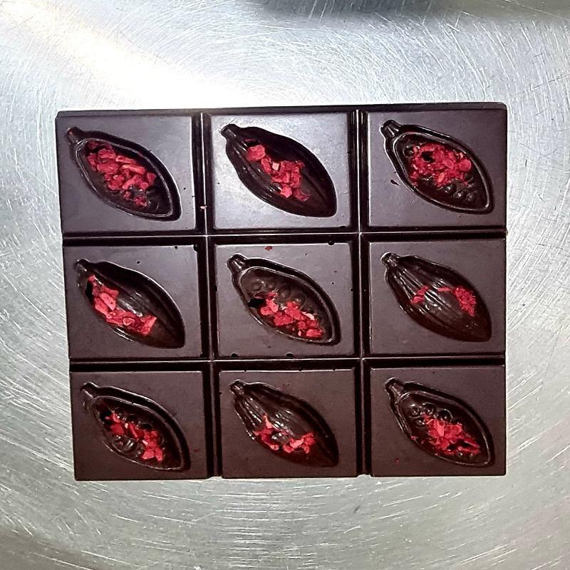 Dehydrated Raspberry Chocolate Freeze dried raspberry and dark chocolate - 80g – Federation Artisan ...